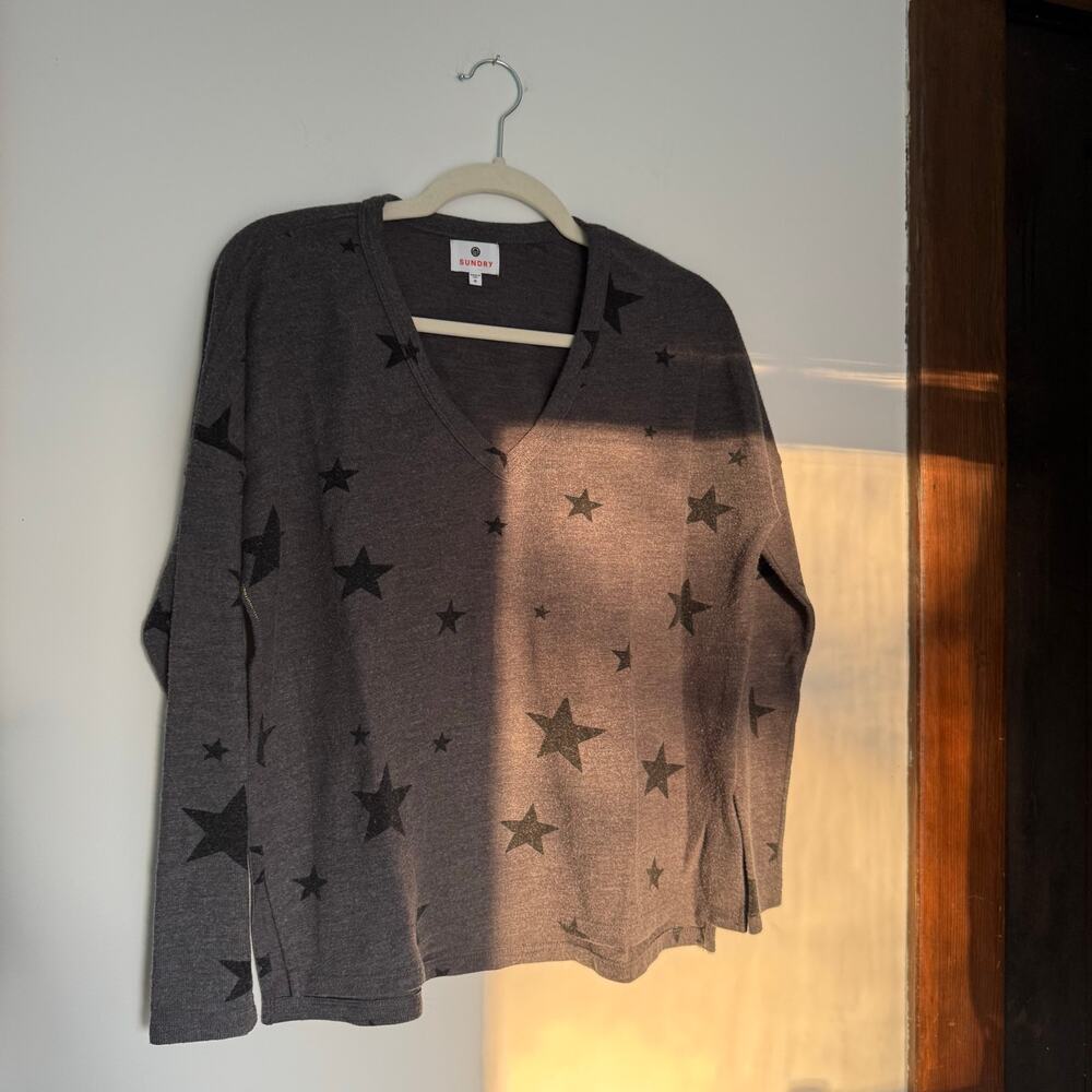 Gray Star-Print V-Neck Sweater